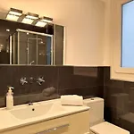 And Modern In The Port 비고