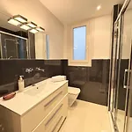 And Modern In The Port 아파트