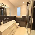 아파트 And Modern In The Port *