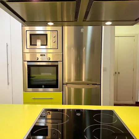 And Modern In The Port * Βίγκο