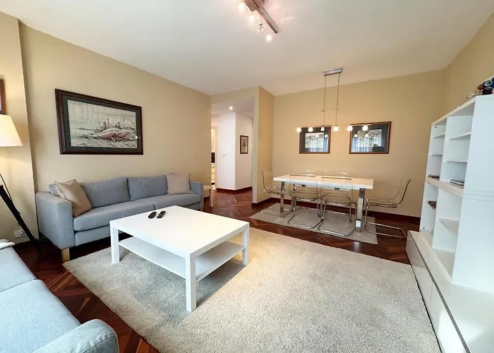 And Modern In The Port Apartmán