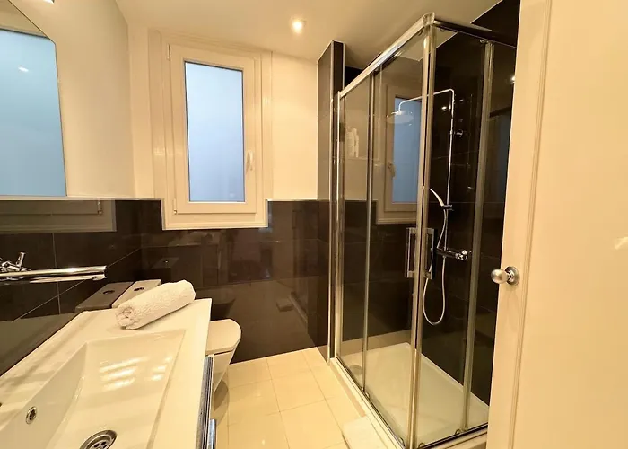 And Modern In The Port * Vigo