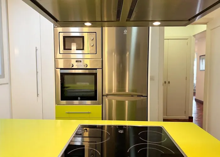 And Modern In The Port * Vigo